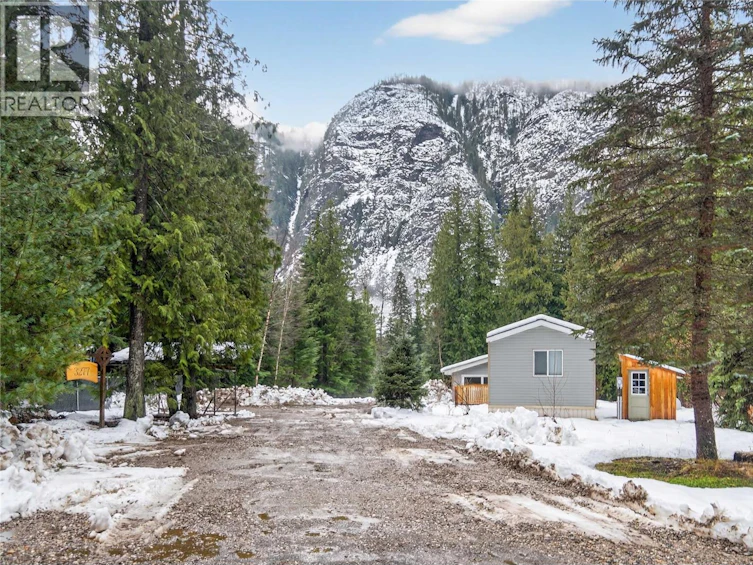 3277 Loschinski Road, Revelstoke, BC, V0E 2S0 - 75