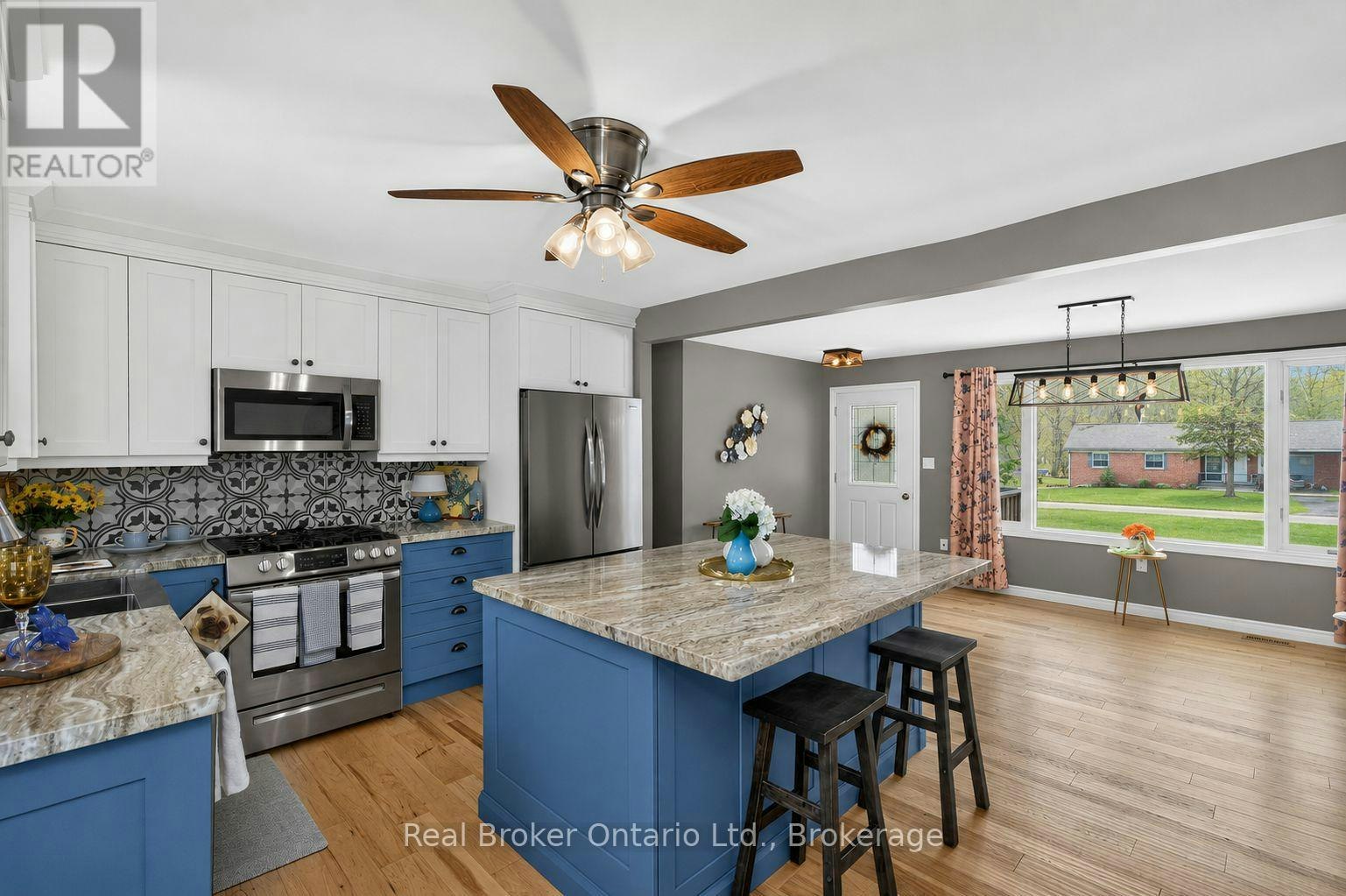 16 Mundy Avenue, Tiny, ON, L9M 0B5 - 5