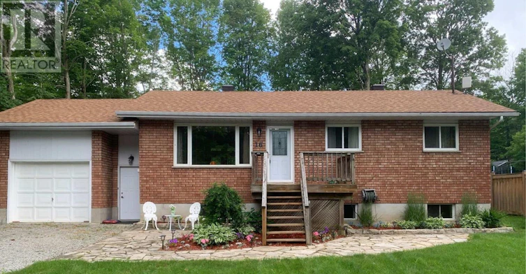 16 Mundy Avenue, Tiny, ON, L9M 0B5