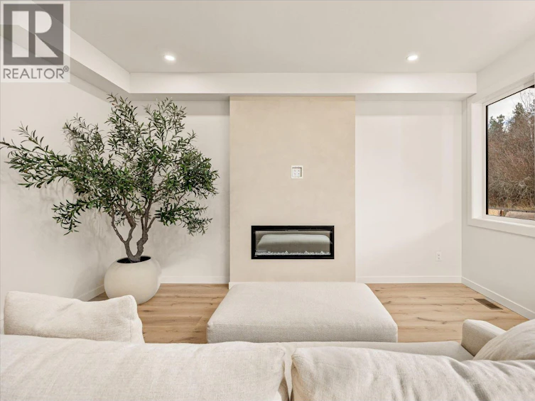 980 Bull Crescent, Kelowna, BC, V1W 0E6 - 5