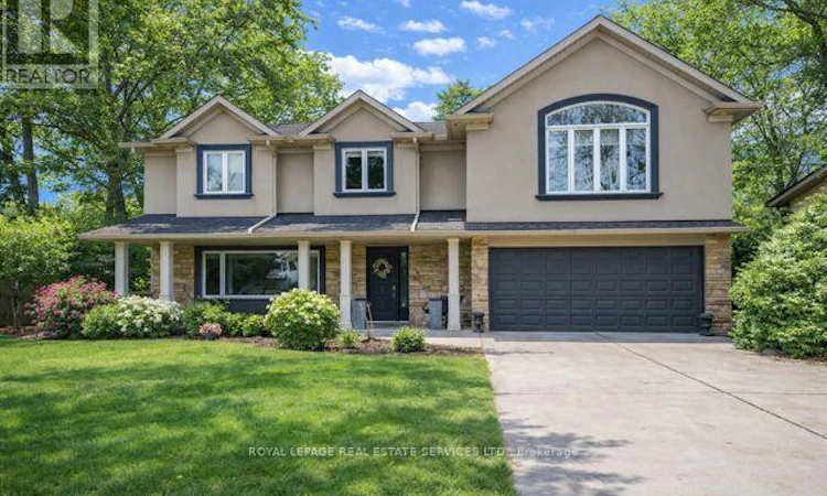 1302 Hillview Crescent