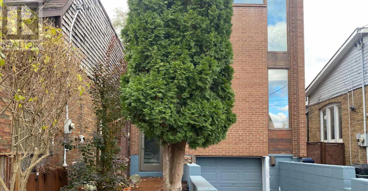 302 Rhodes Avenue, Toronto, ON, M4L 3A3 - 3
