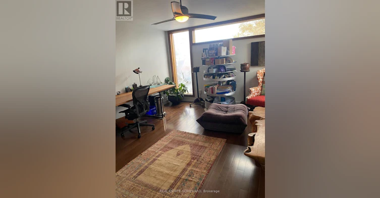 302 Rhodes Avenue, Toronto, ON, M4L 3A3 - 19