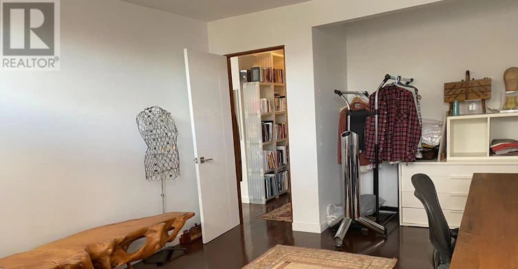 302 Rhodes Avenue, Toronto, ON, M4L 3A3 - 21