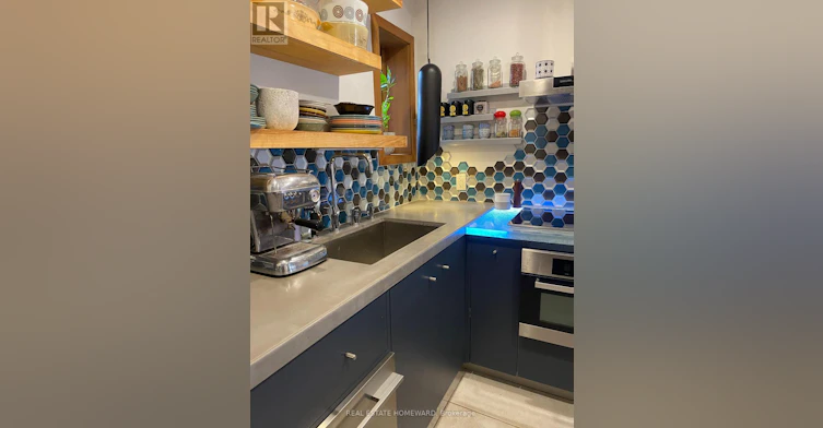 302 Rhodes Avenue, Toronto, ON, M4L 3A3 - 12