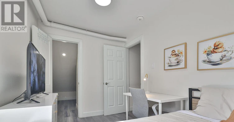 7-5 Sorauren Avenue, Toronto, ON, M6R 2C6 - 14