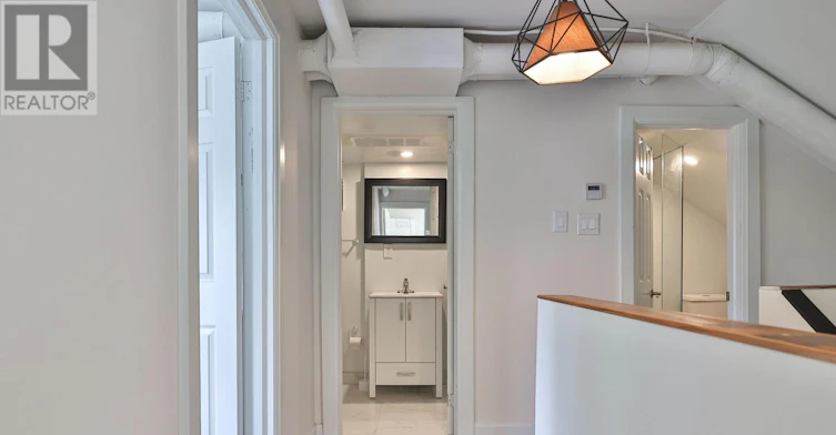 7-5 Sorauren Avenue, Toronto, ON, M6R 2C6 - 10