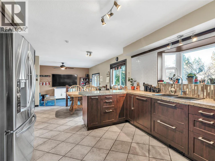 10112 Beavis Place, Summerland, BC, V0H 1Z2 - 16