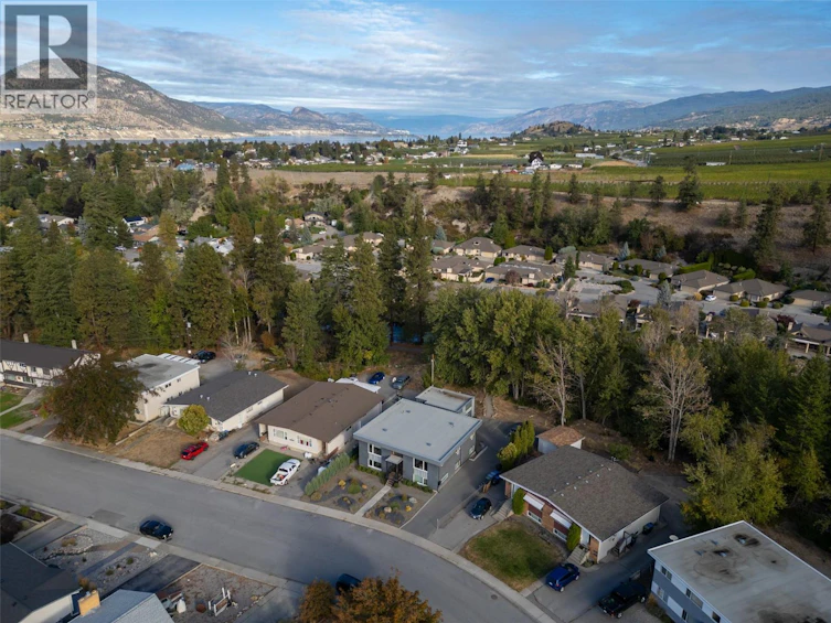166 Mcpherson Crescent, Penticton, BC, V2A 2N8 - 4