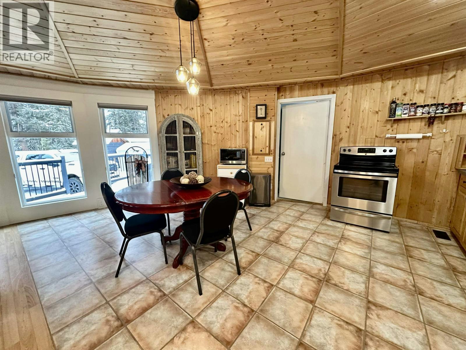 For Sale: 772 S Green Lake Road, 70 Mile House, BC - REW
