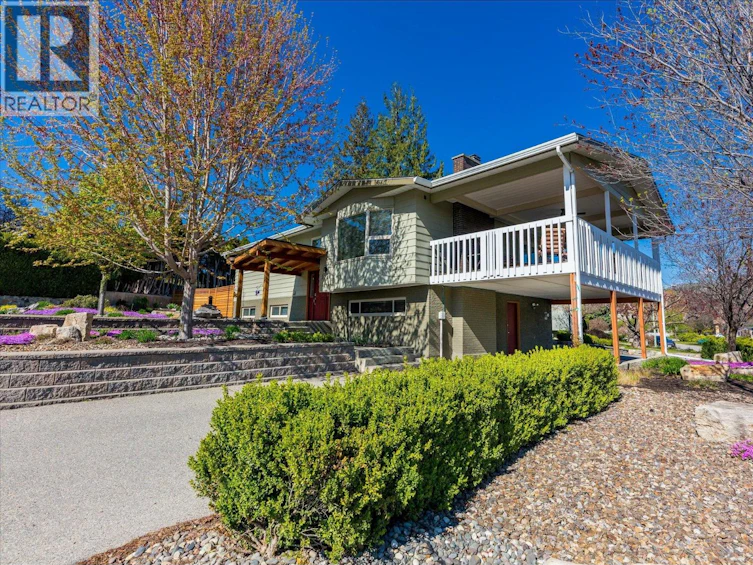 1520 N Highland Drive, Kelowna, BC, V1Y 4K5 - 2