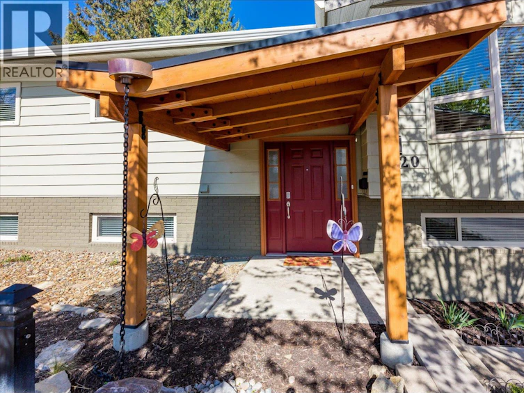 1520 N Highland Drive, Kelowna, BC, V1Y 4K5 - 4