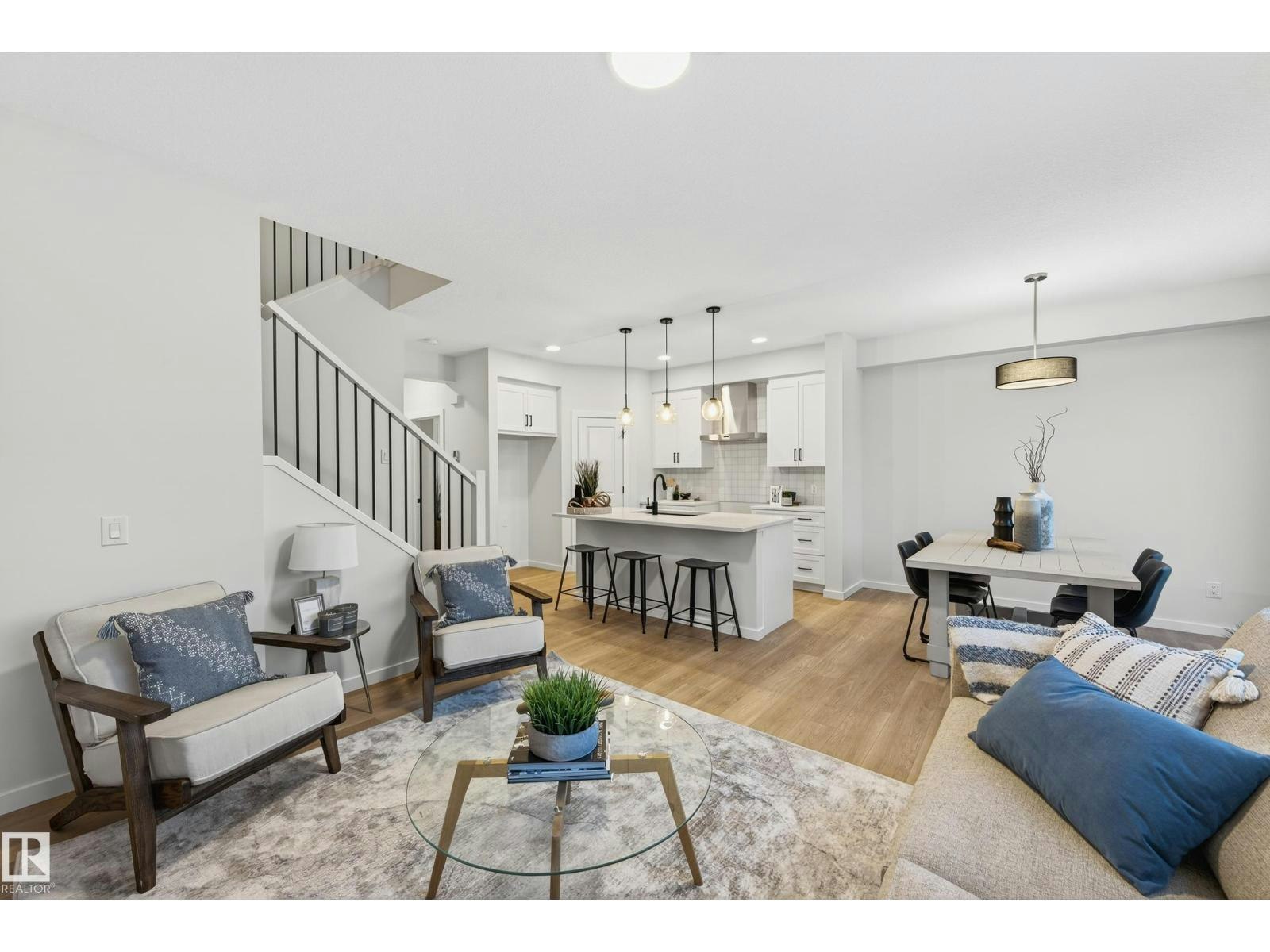 8019 228 Street NW, Edmonton, AB, T5T 7X8