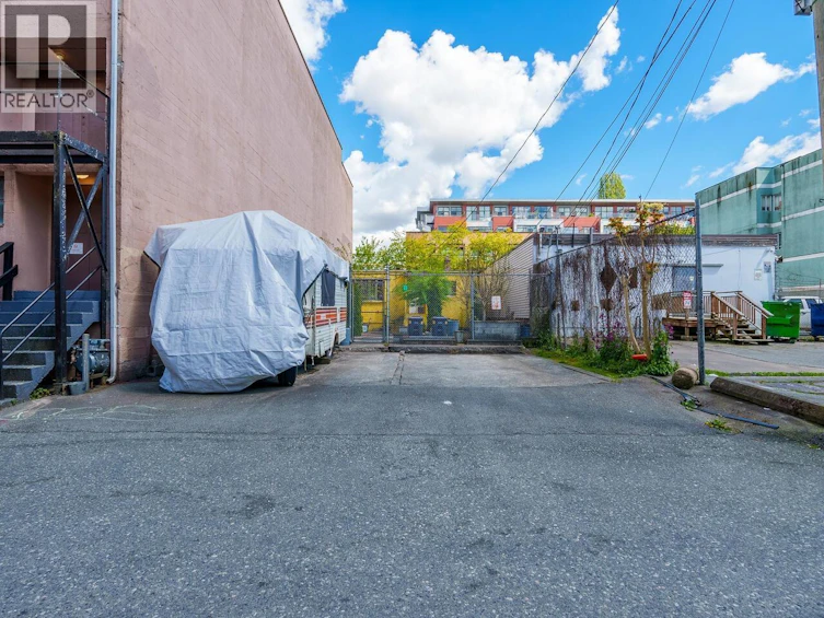 2211 Commercial Drive, Vancouver, BC, V5N 4B6 - 8