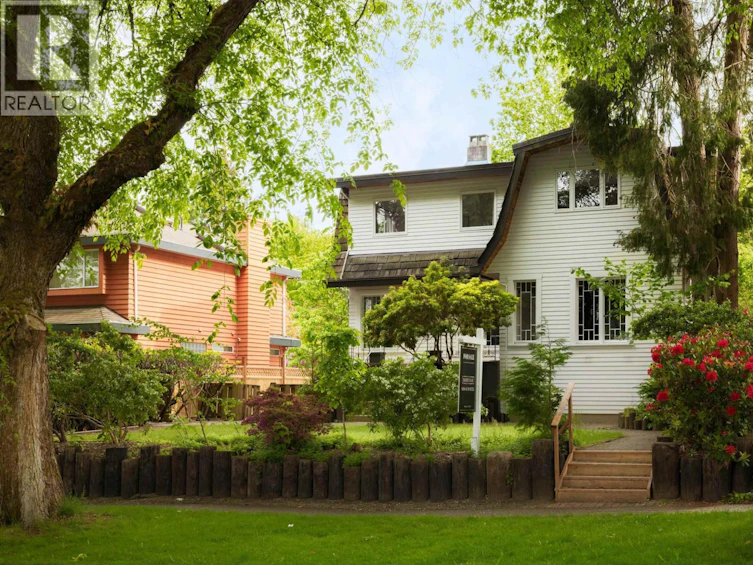 4138 W 13th Avenue, Vancouver, BC, V6R 2T6 - 3