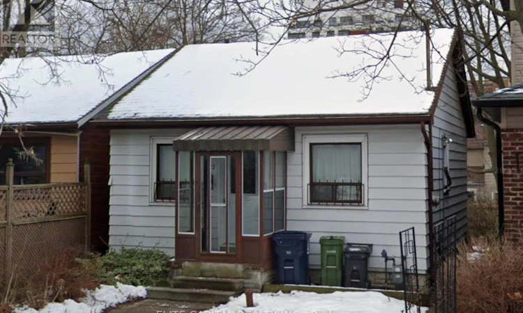 23 Beachdale Avenue