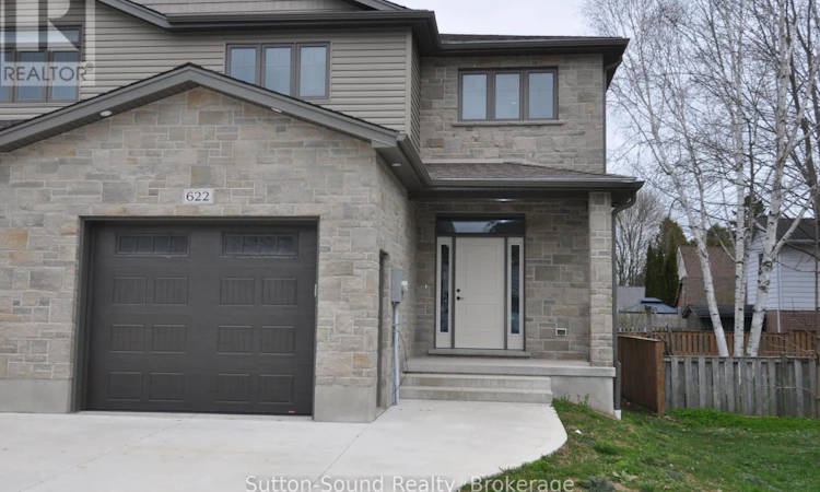 622 8th Street W