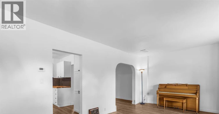 1133 Moy Avenue, Windsor, ON, N9A 2P4 - 3