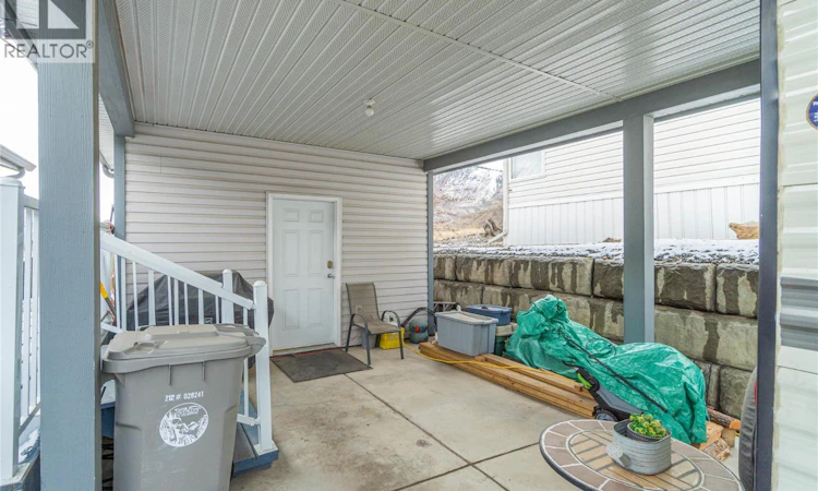 1-768 E Shuswap Road