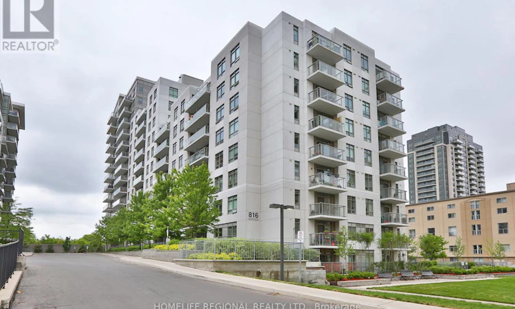 1015-816 Lansdowne Avenue