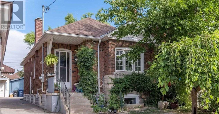 LOWER-110 Livingstone Avenue, Toronto, ON, M6E 2L8