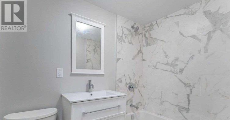 LOWER-110 Livingstone Avenue, Toronto, ON, M6E 2L8 - 11