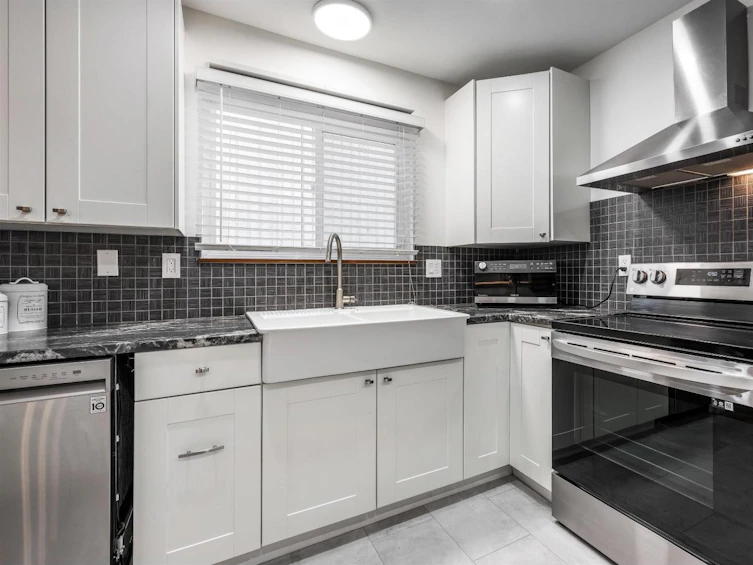 8542 Mccutcheon Avenue, Chilliwack, BC, V2P 7K7 - 7