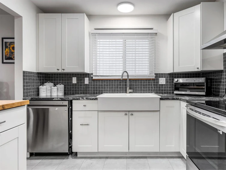 8542 Mccutcheon Avenue, Chilliwack, BC, V2P 7K7 - 8