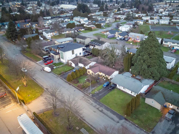 8900 South Charles Chilliwack Proper Street, Chilliwack, BC, V2P 7H8 - 2