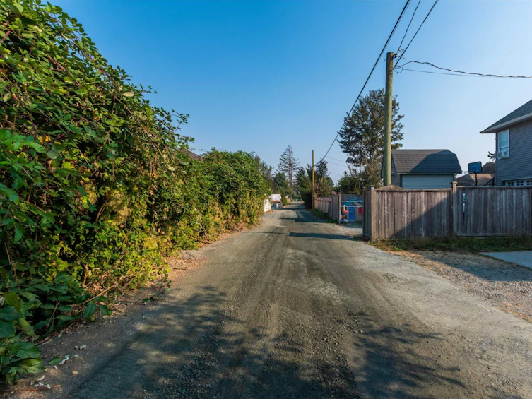 46151 Third Avenue, Chilliwack, BC, V2P 1R7 - 37