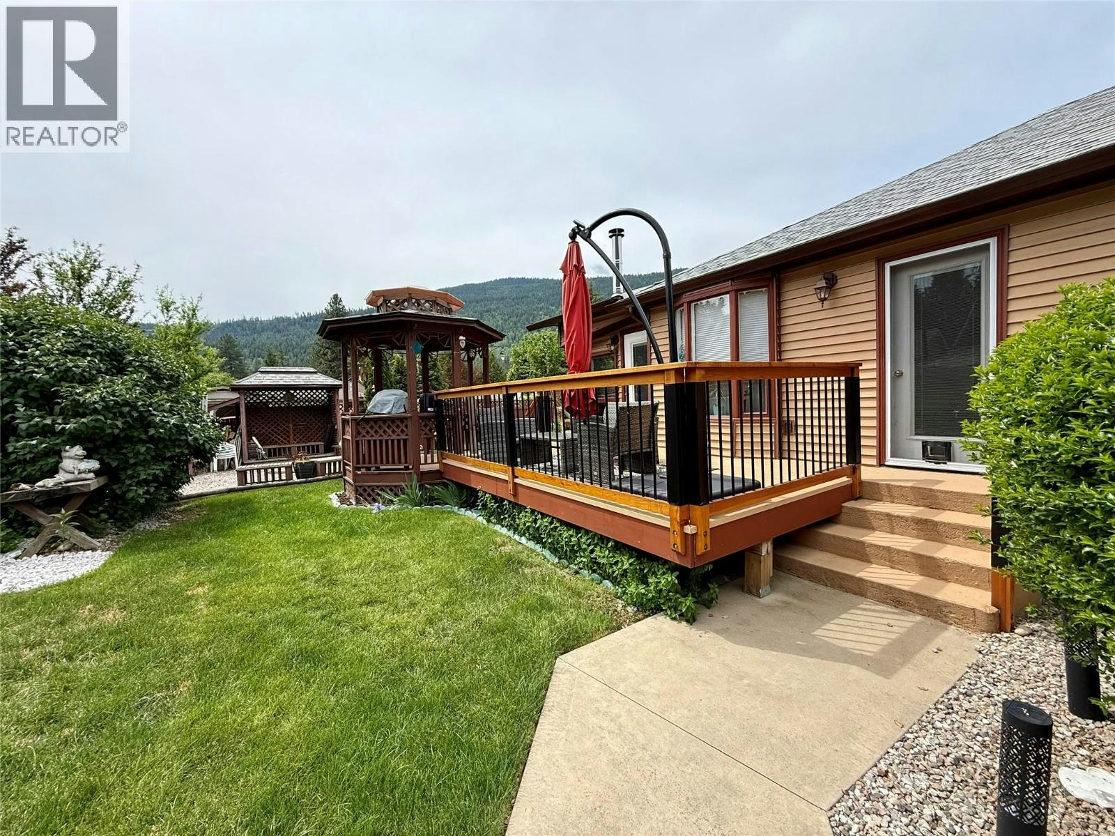 1094 Wanjoff Road, Robson, BC, V0G 1X0