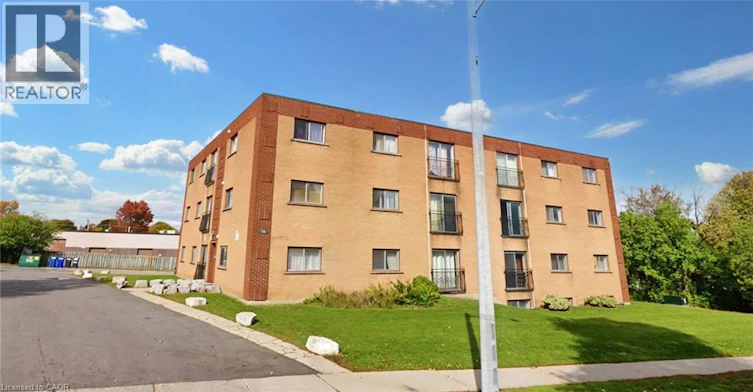204-76 Brybeck Crescent, Kitchener, ON, N2M 2C6
