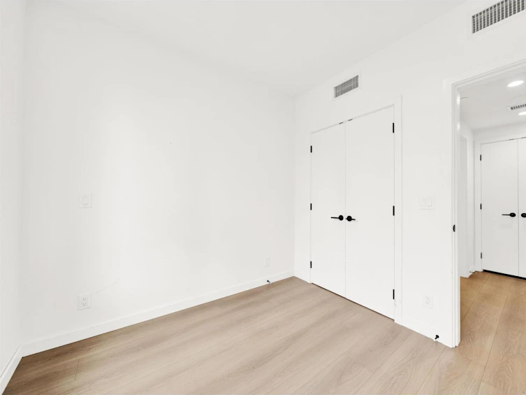 TH1-10448 University Drive, Surrey, BC, V3T 0S7 - 14