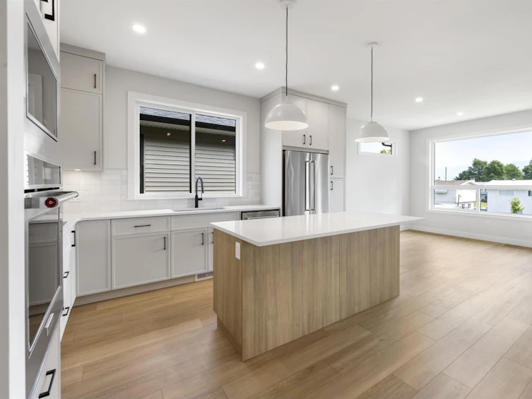 9376 East Mcnaught Chilliwack Proper Road, Chilliwack, BC, V2P 6E8 - 9