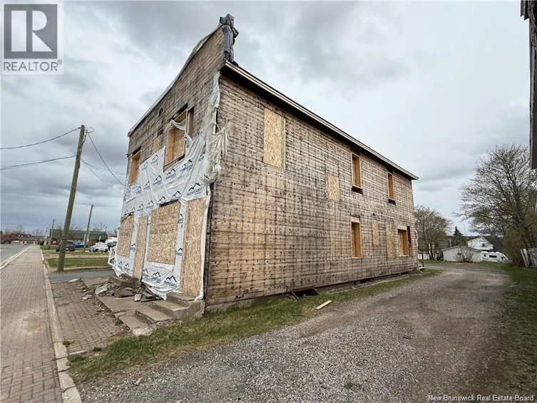 244-250 St George, Bathurst, NB, E2A 1B7 - 2
