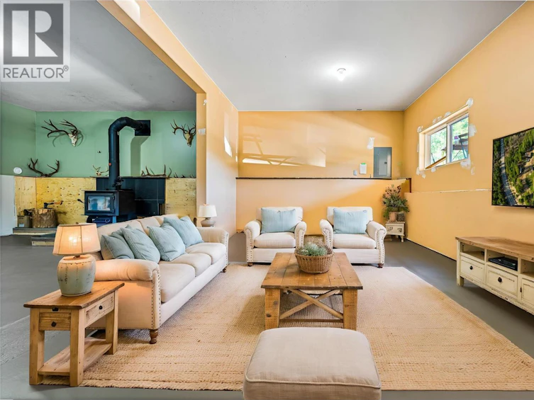 4350 33 Highway, Beaverdell, BC, V0H 1A0 - 21