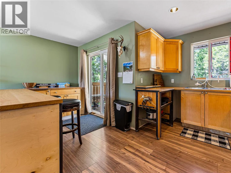 4350 33 Highway, Beaverdell, BC, V0H 1A0 - 11
