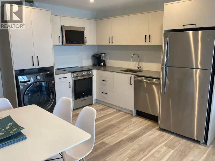4043 Lakeside Road, Penticton, BC, V2A 8W3 - 43
