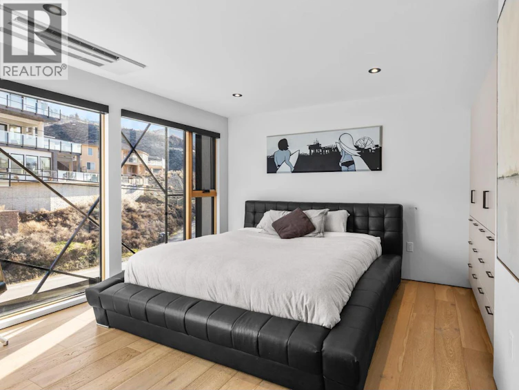 4043 Lakeside Road, Penticton, BC, V2A 8W3 - 30