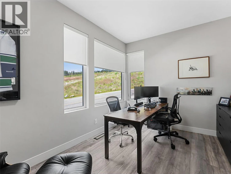 3645 Mckinley Beach Drive, Kelowna, BC, V1V 3G2 - 31
