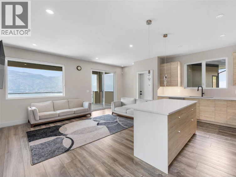 3645 Mckinley Beach Drive, Kelowna, BC, V1V 3G2 - 68