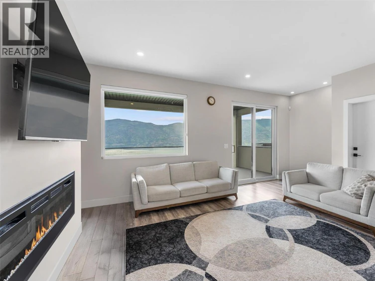 3645 Mckinley Beach Drive, Kelowna, BC, V1V 3G2 - 66