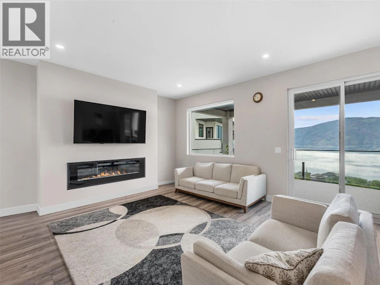 3645 Mckinley Beach Drive, Kelowna, BC, V1V 3G2 - 67