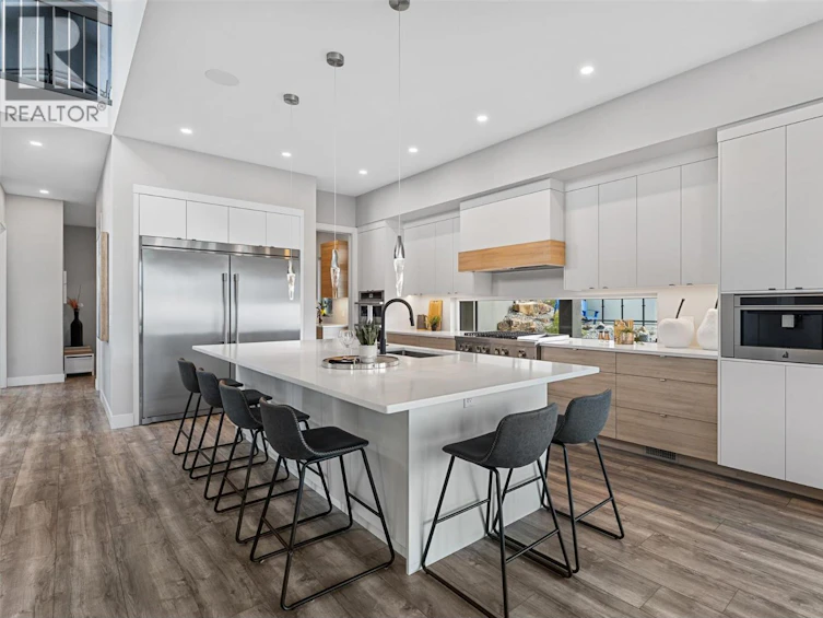 3645 Mckinley Beach Drive, Kelowna, BC, V1V 3G2 - 9