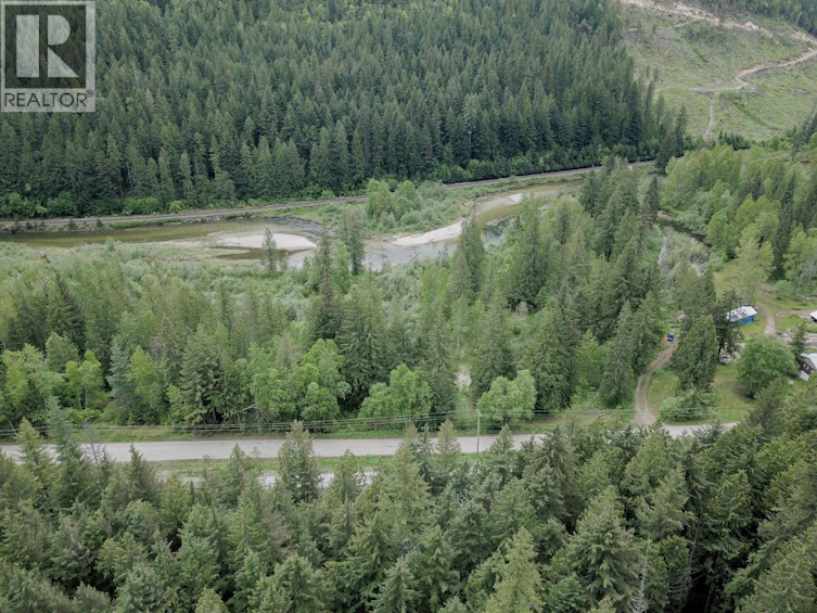 5926 Ferguson Frontage Road, Malakwa, BC, V0E 2J0 - 15