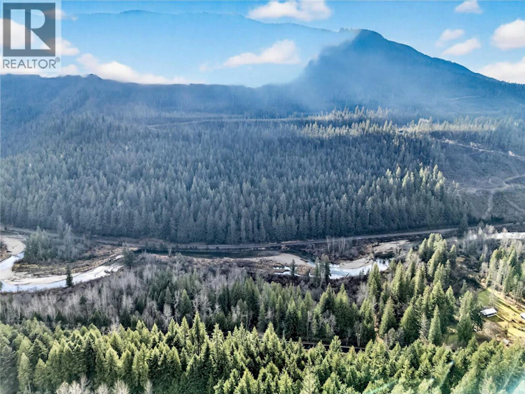 5926 Ferguson Frontage Road, Malakwa, BC, V0E 2J0 - 16