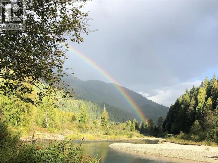 5926 Ferguson Frontage Road, Malakwa, BC, V0E 2J0 - 9