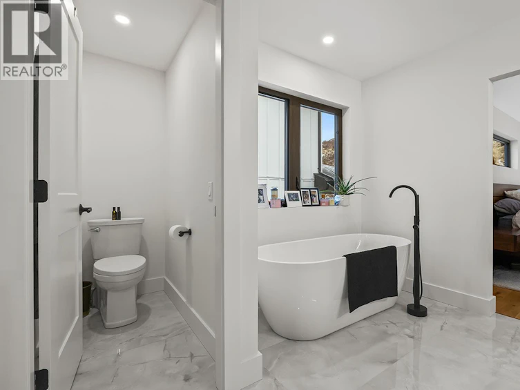 443 Vision Court, Kelowna, BC, V1W 0C4 - 35