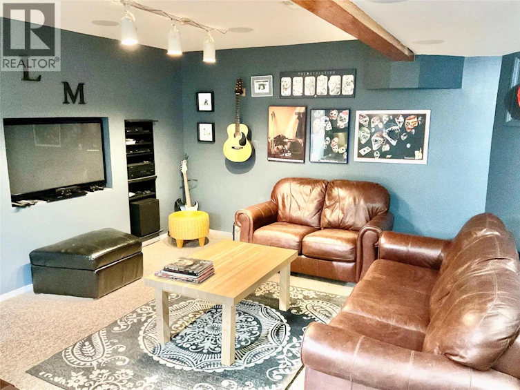 706 Central Avenue, Midway, BC, V0H 1M0 - 47