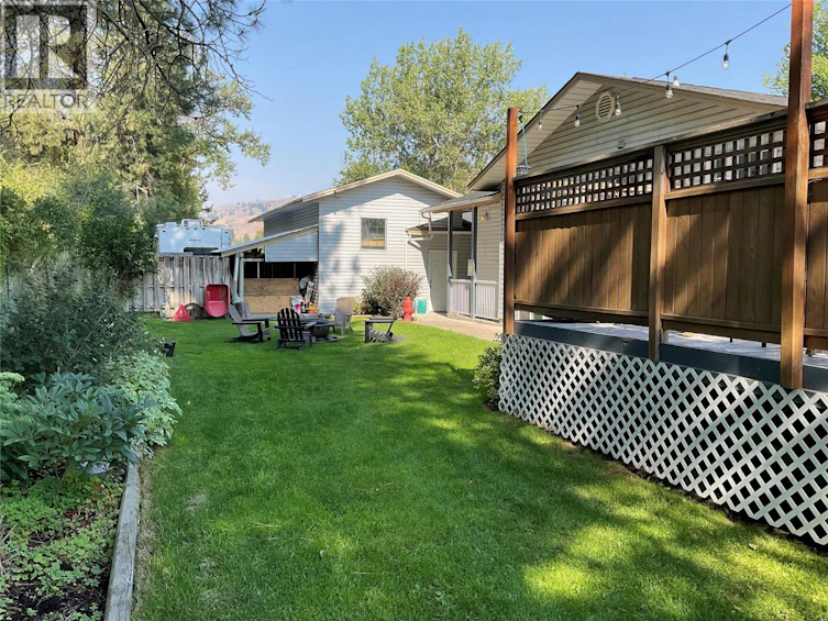 706 Central Avenue, Midway, BC, V0H 1M0 - 11